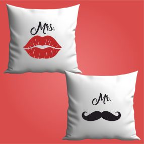 Mr. Bajusz & Mrs. csókos száj páros párna